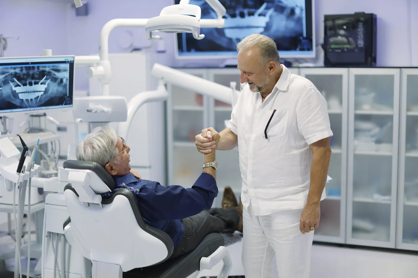 Liječnik i pacijent u ordinaciji Ortoimplant DENTAL SPA